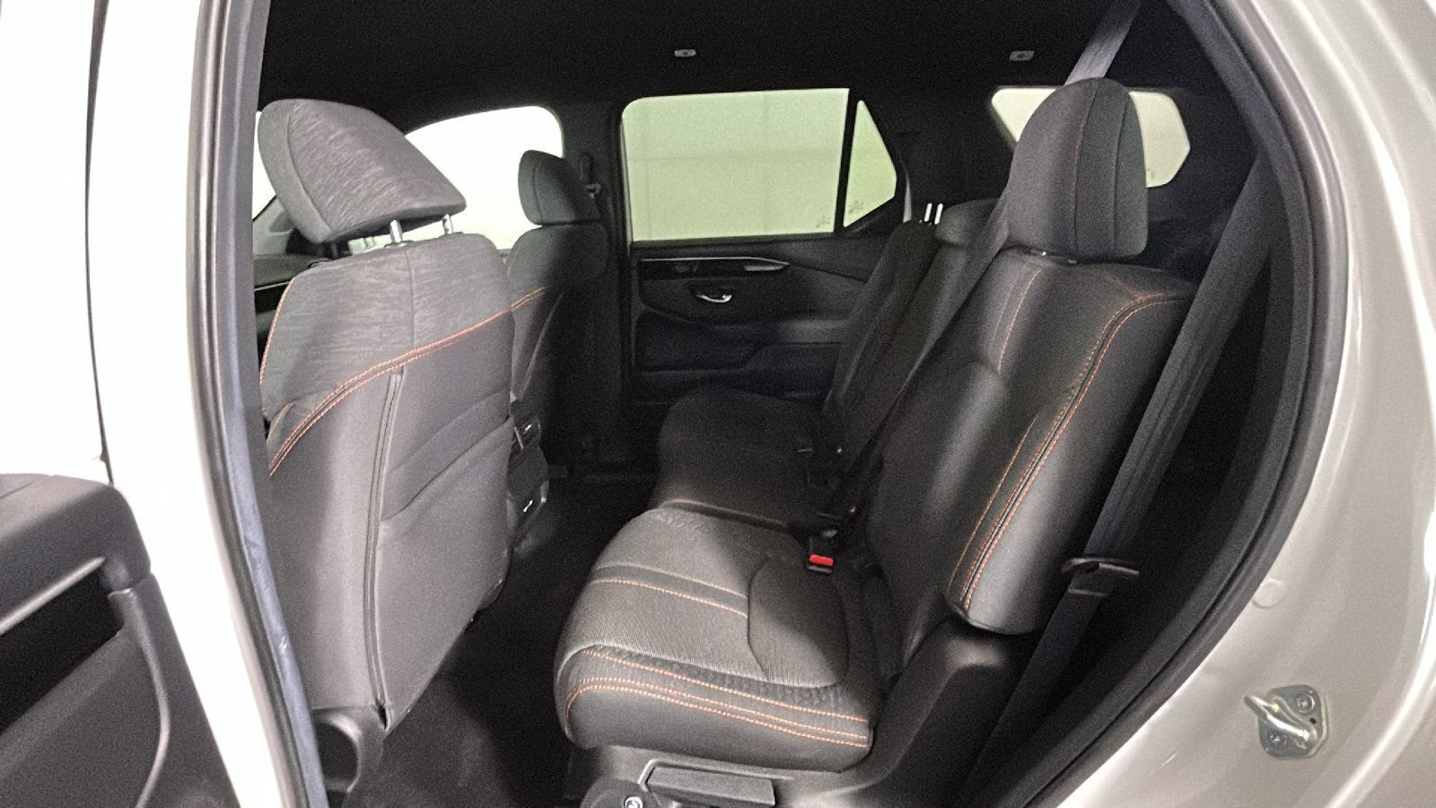 Used 2025 Honda Pilot Sport image 29