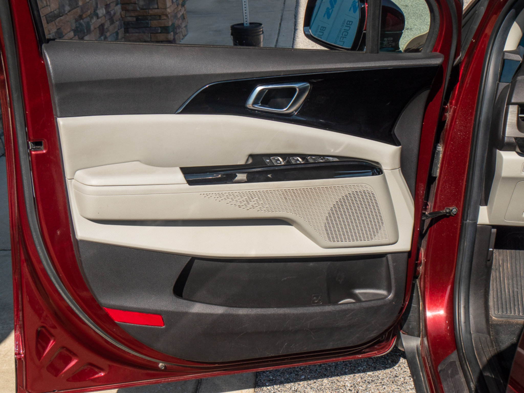 Used 2022 Kia Carnival EX FWD image 10