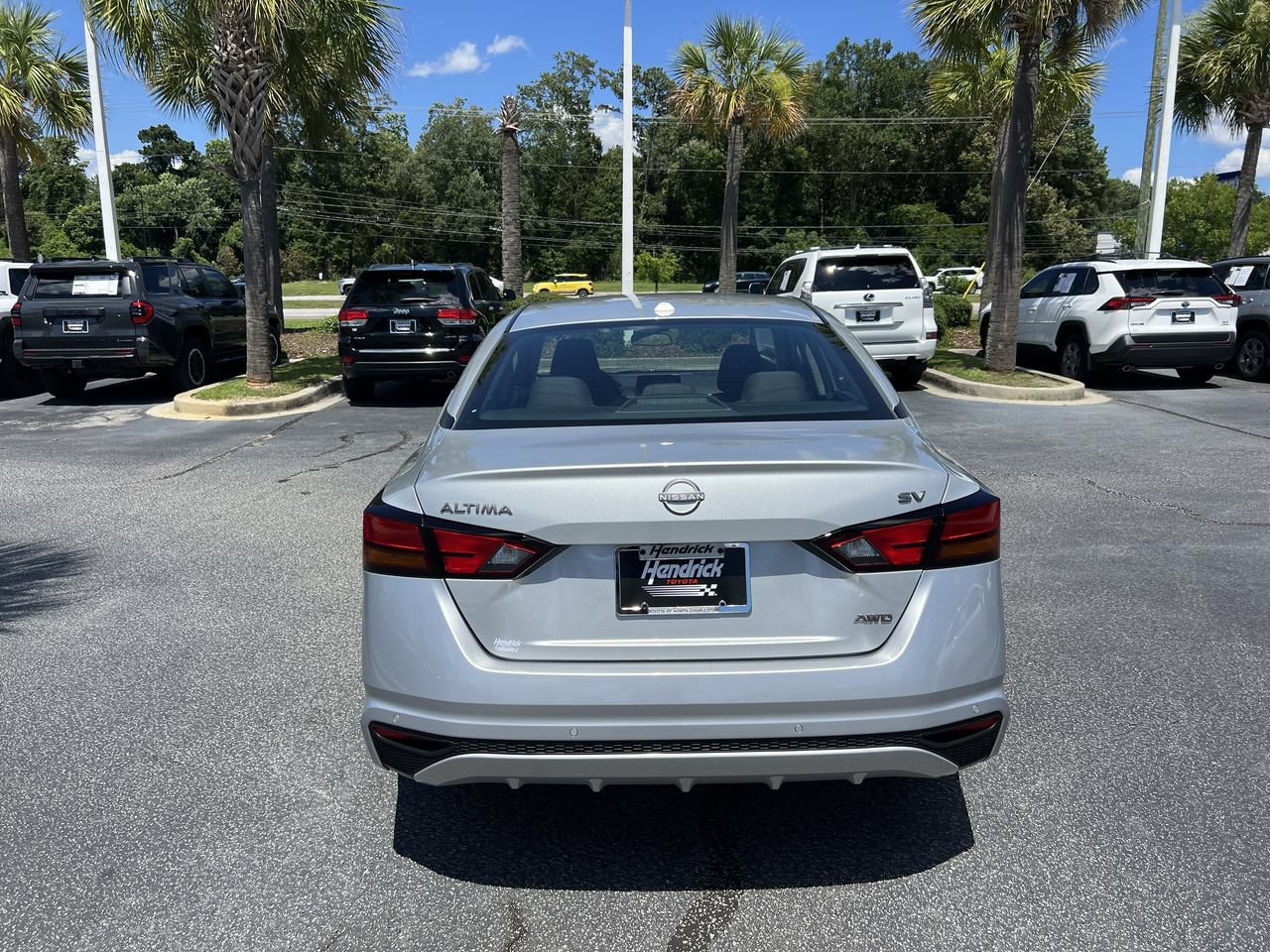 Used 2024 Nissan Altima 2.5 SV AWD/4WD image 9