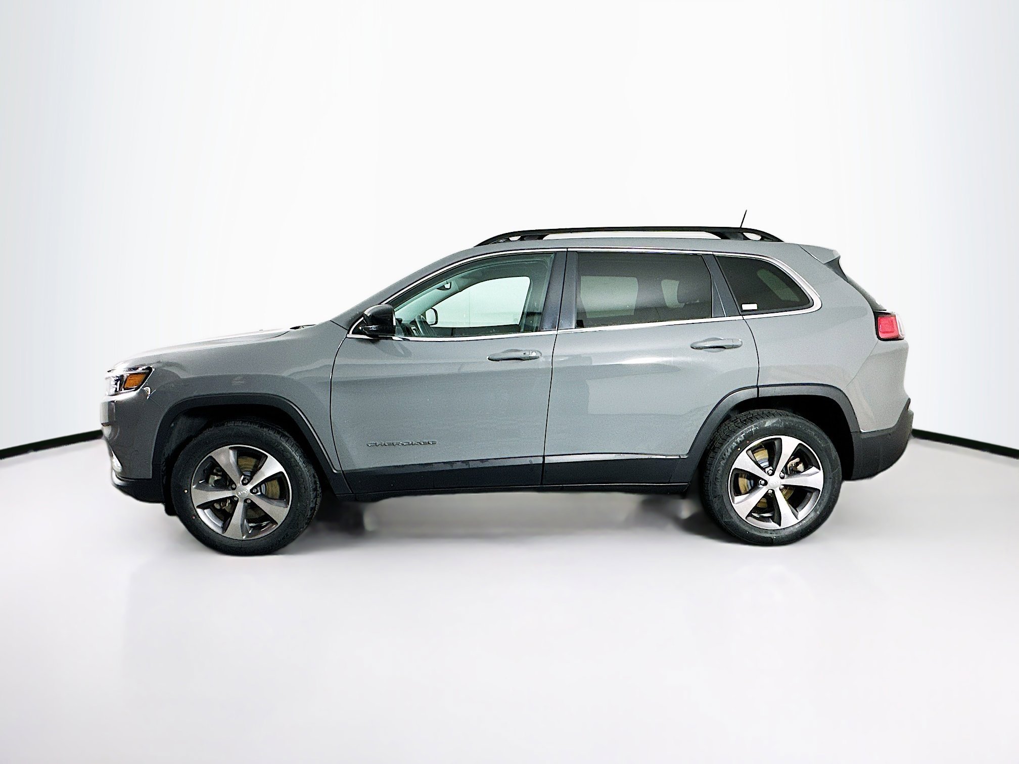 Used 2022 Jeep Cherokee Limited image 4