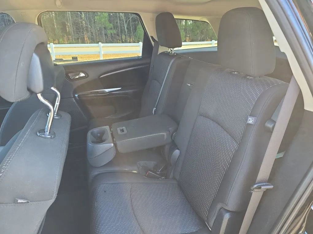 Used 2016 Dodge Journey SXT image 31