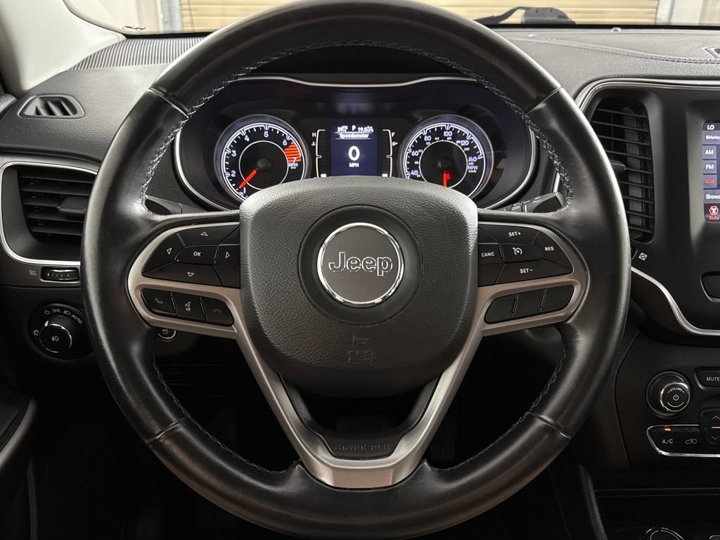 Used 2019 Jeep Cherokee Latitude Plus w/ Comfort/Convenience Group AWD/4WD image 15