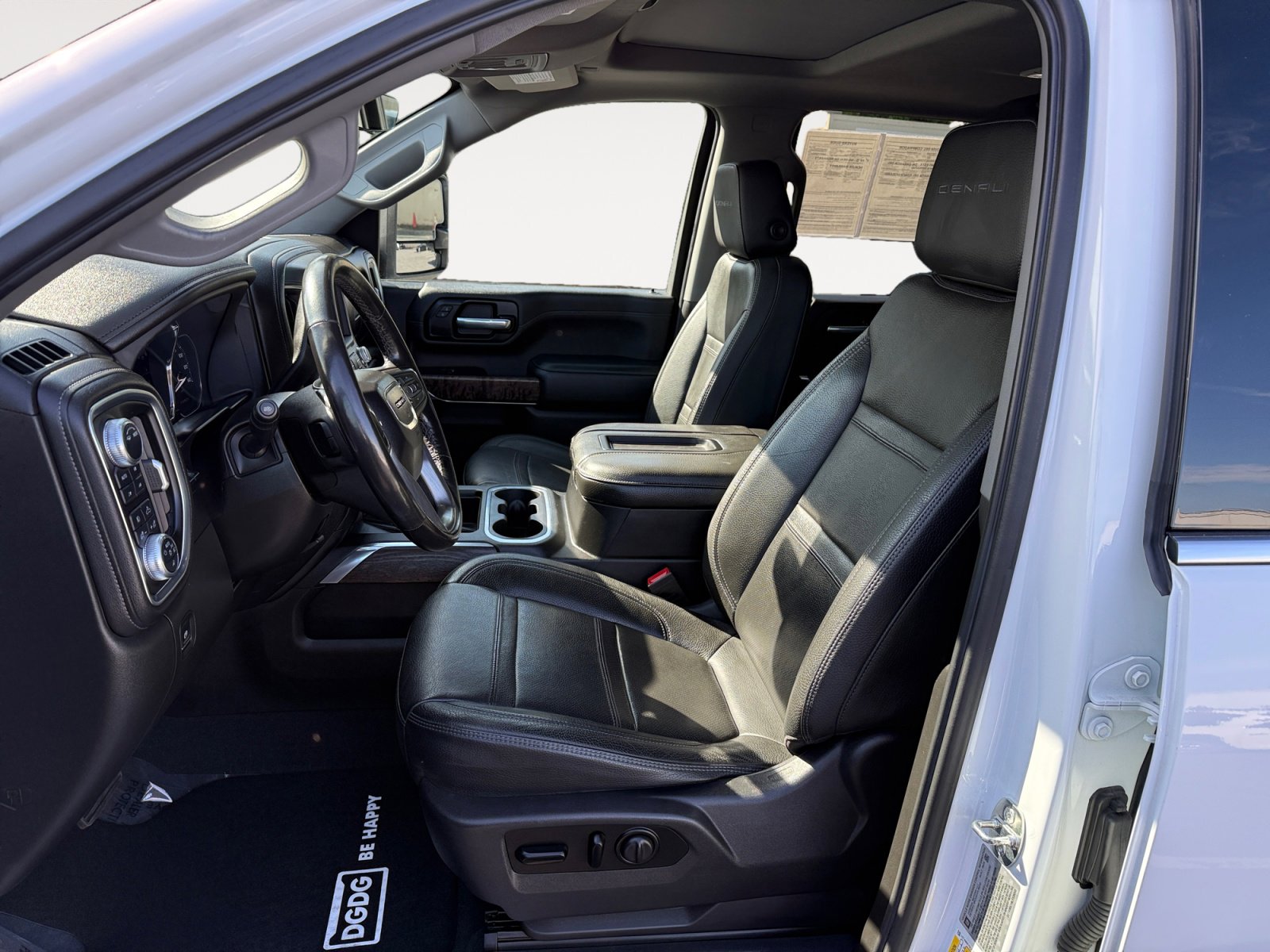 Used 2020 GMC Sierra 2500 Denali w/ Denali Ultimate Package image 10