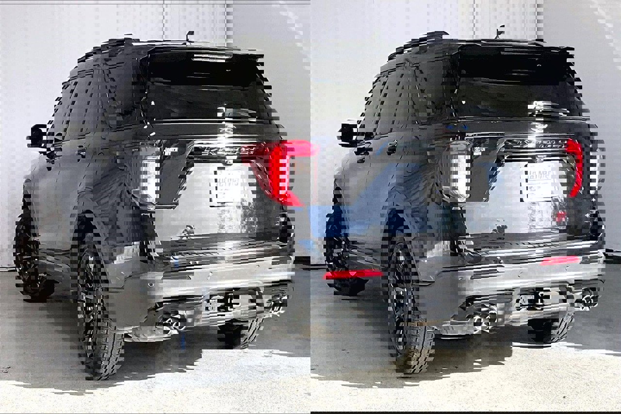 Used 2023 Ford Explorer ST w/ ST Street Pack image 10