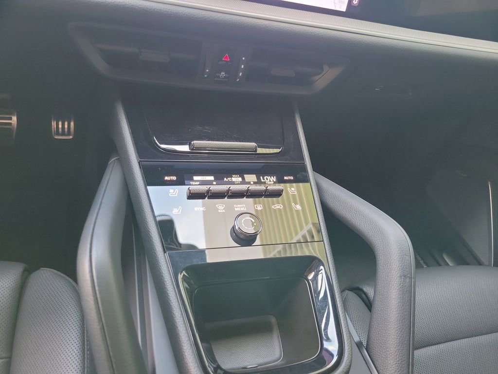 Used 2025 Porsche Cayenne S image 21