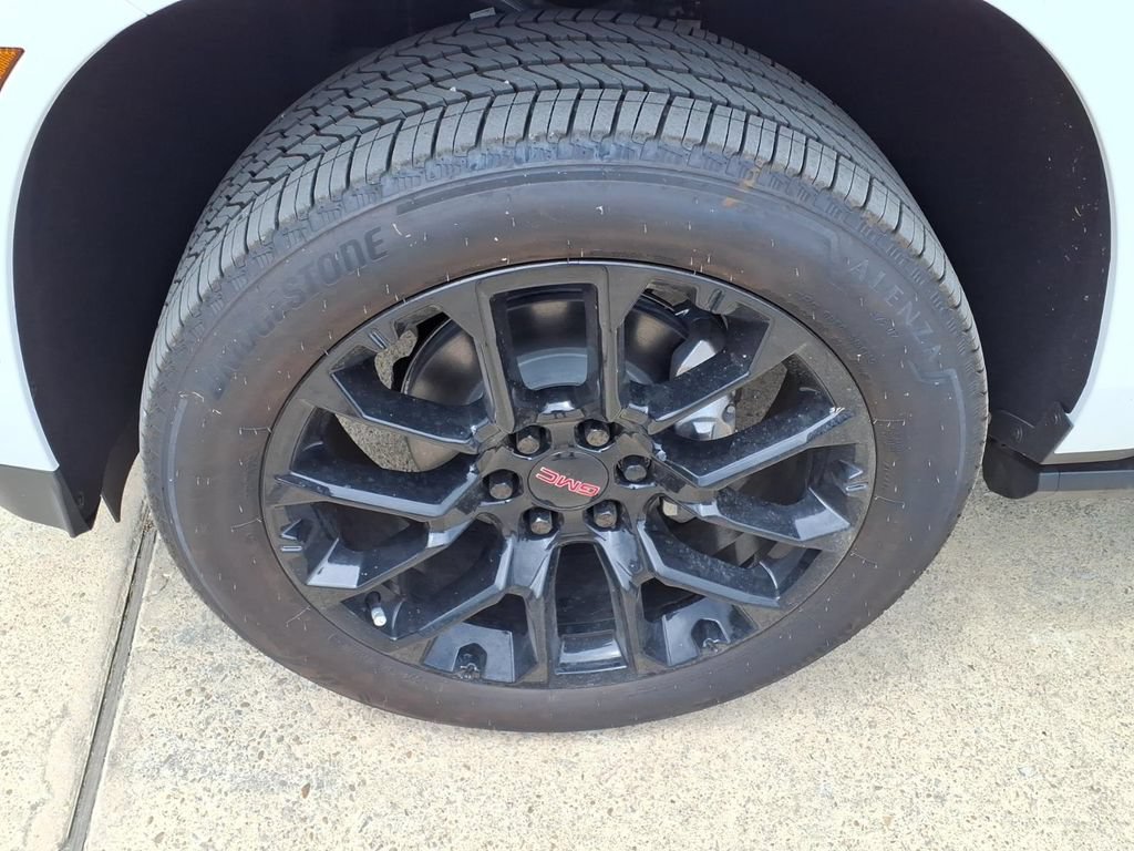 New 2026 GMC Yukon XL Denali w/ Denali Reserve Package RWD image 9