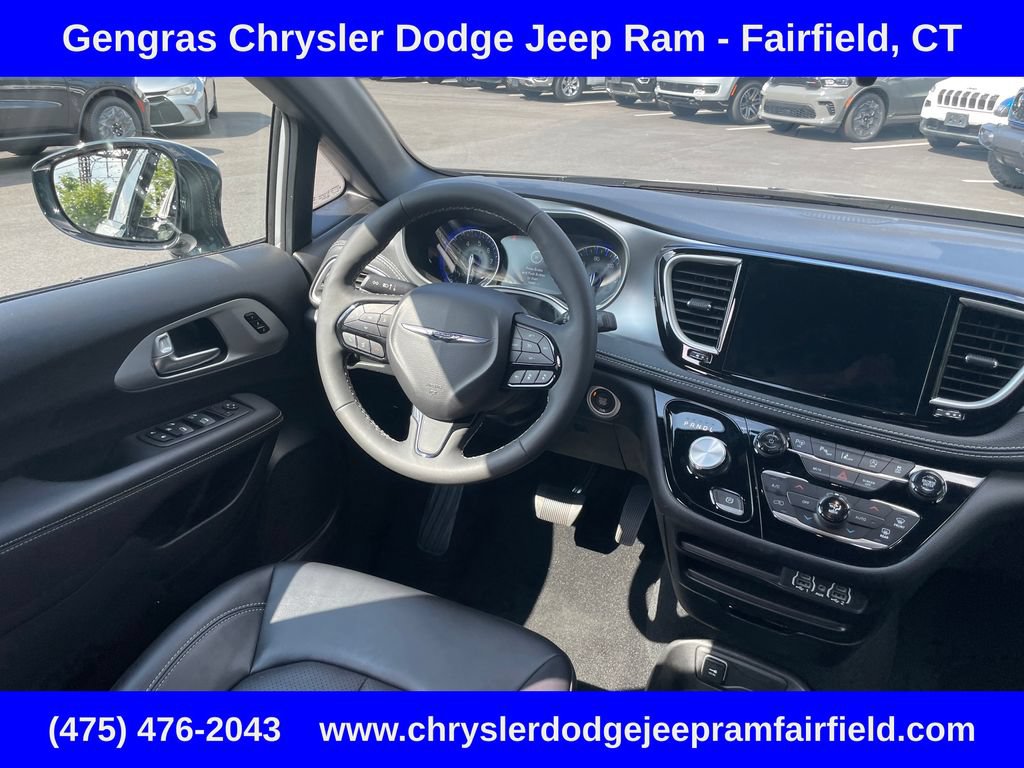 Certified 2024 Chrysler Pacifica Touring-L w/ S Appearance Package AWD/4WD image 71