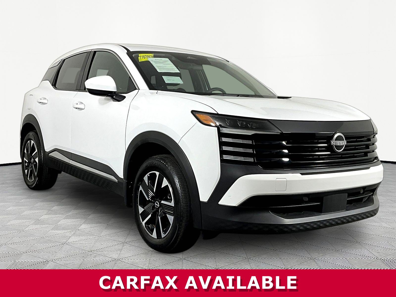 Certified 2025 Nissan Kicks SV AWD/4WD image 3
