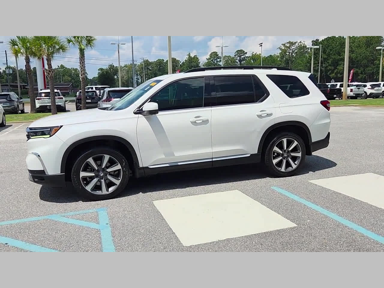 Used 2025 Honda Pilot Elite image 25