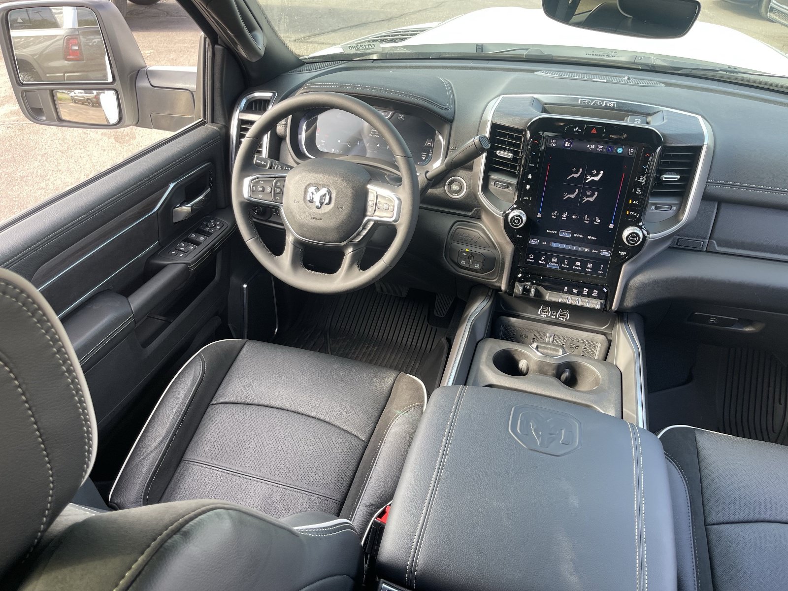 New 2026 RAM 2500 Laramie w/ Night Edition AWD/4WD image 14