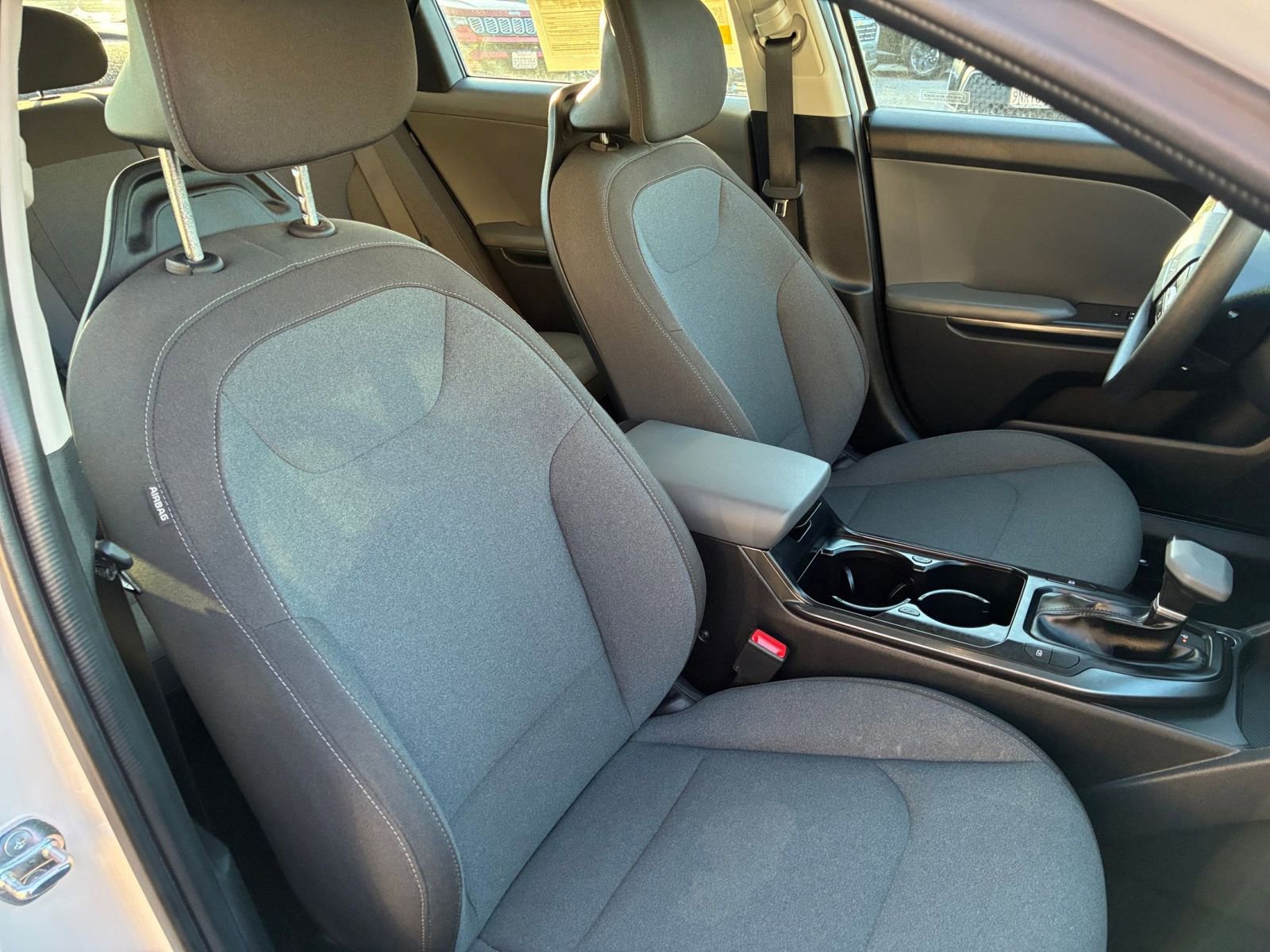 Used 2025 Kia K4 LXS image 35