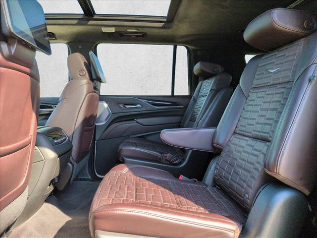 Used 2023 Cadillac Escalade ESV Sport Platinum w/ LPO, ONYX Package AWD/4WD image 22