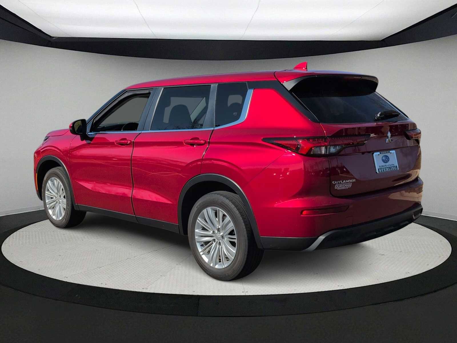 Used 2024 Mitsubishi Outlander ES image 6