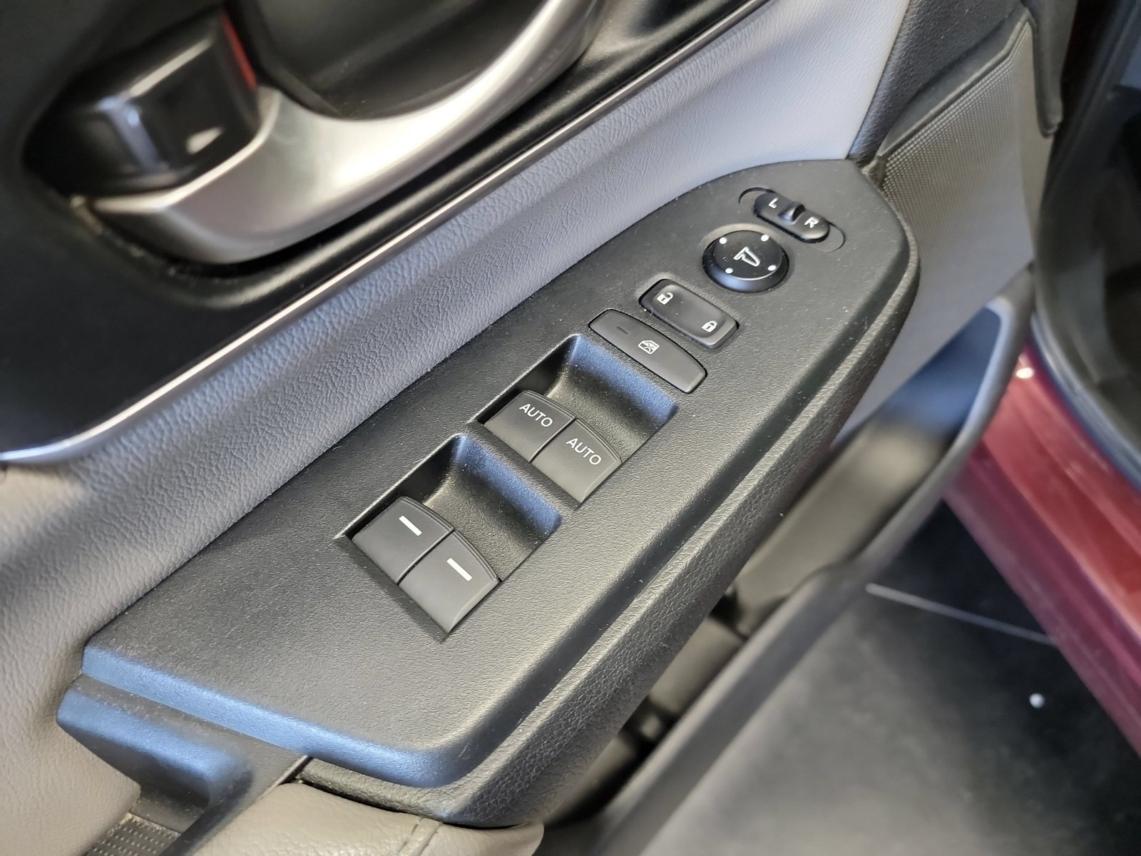 Used 2017 Honda CR-V Touring image 14