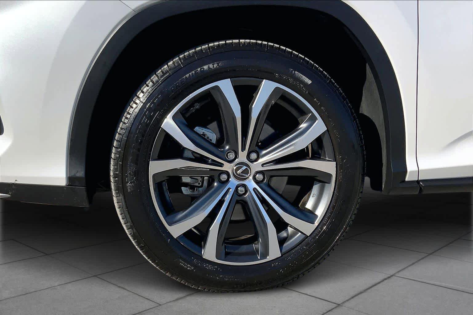 Used 2022 Lexus RX 350L FWD w/ Premium Package image 11