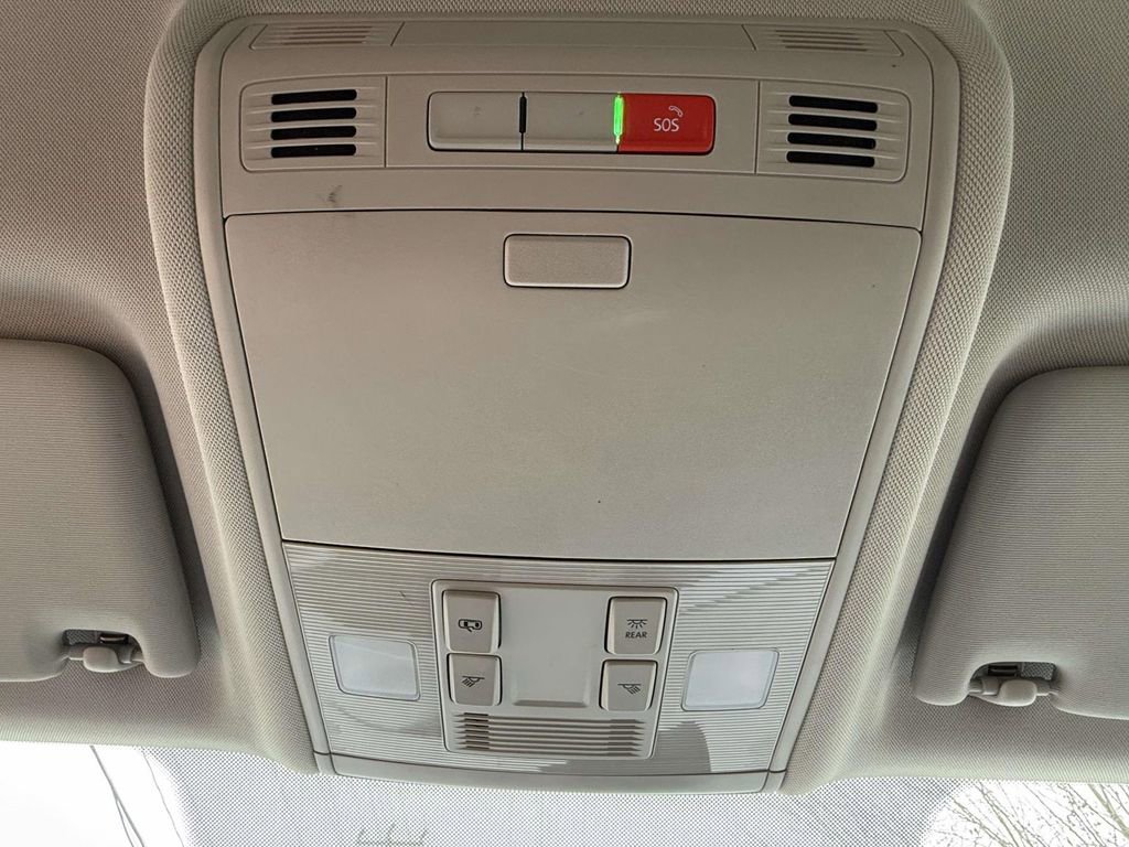 Used 2022 Volkswagen Taos SE image 24