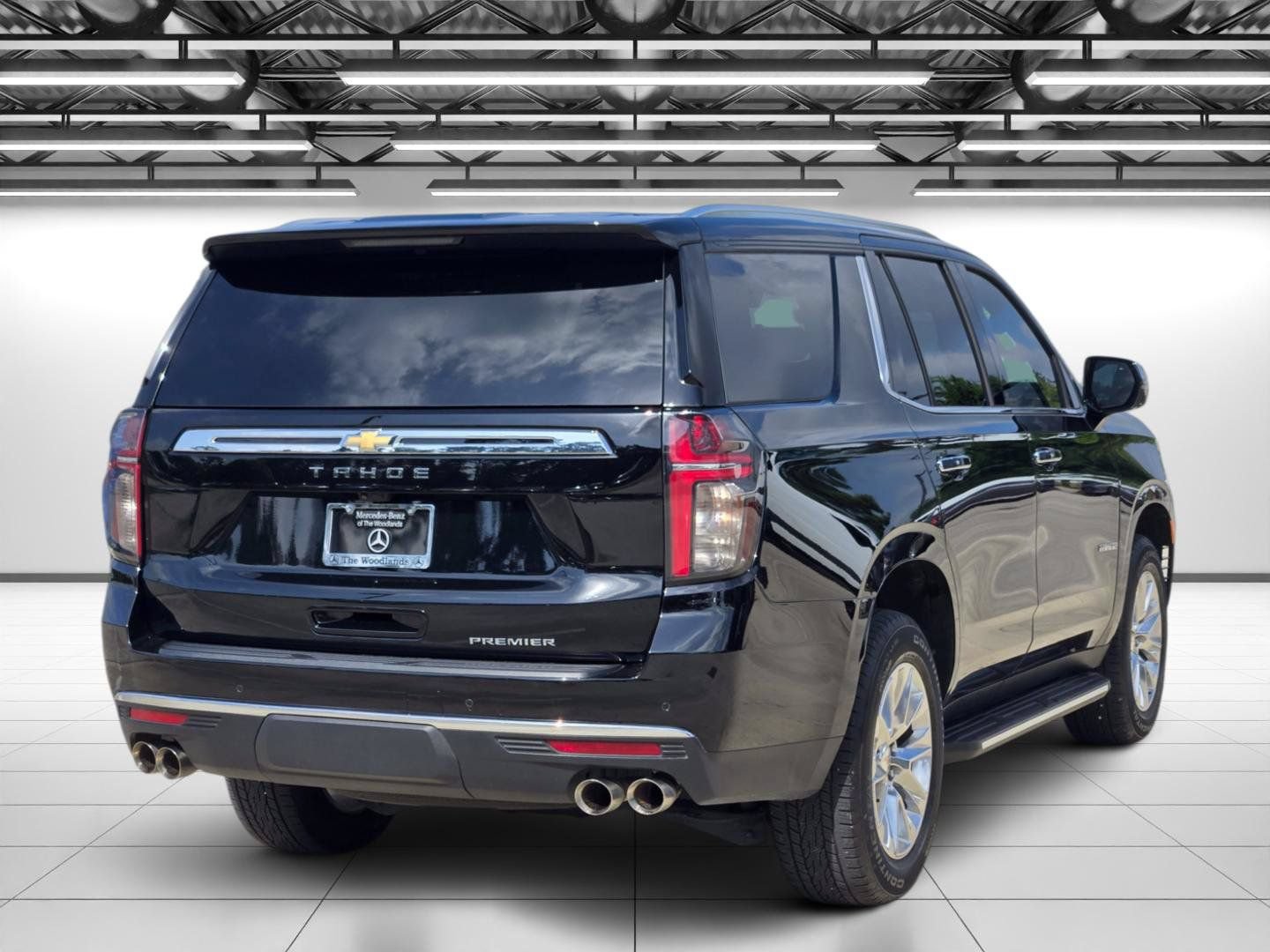Used 2024 Chevrolet Tahoe Premier w/ Premium Package RWD image 9