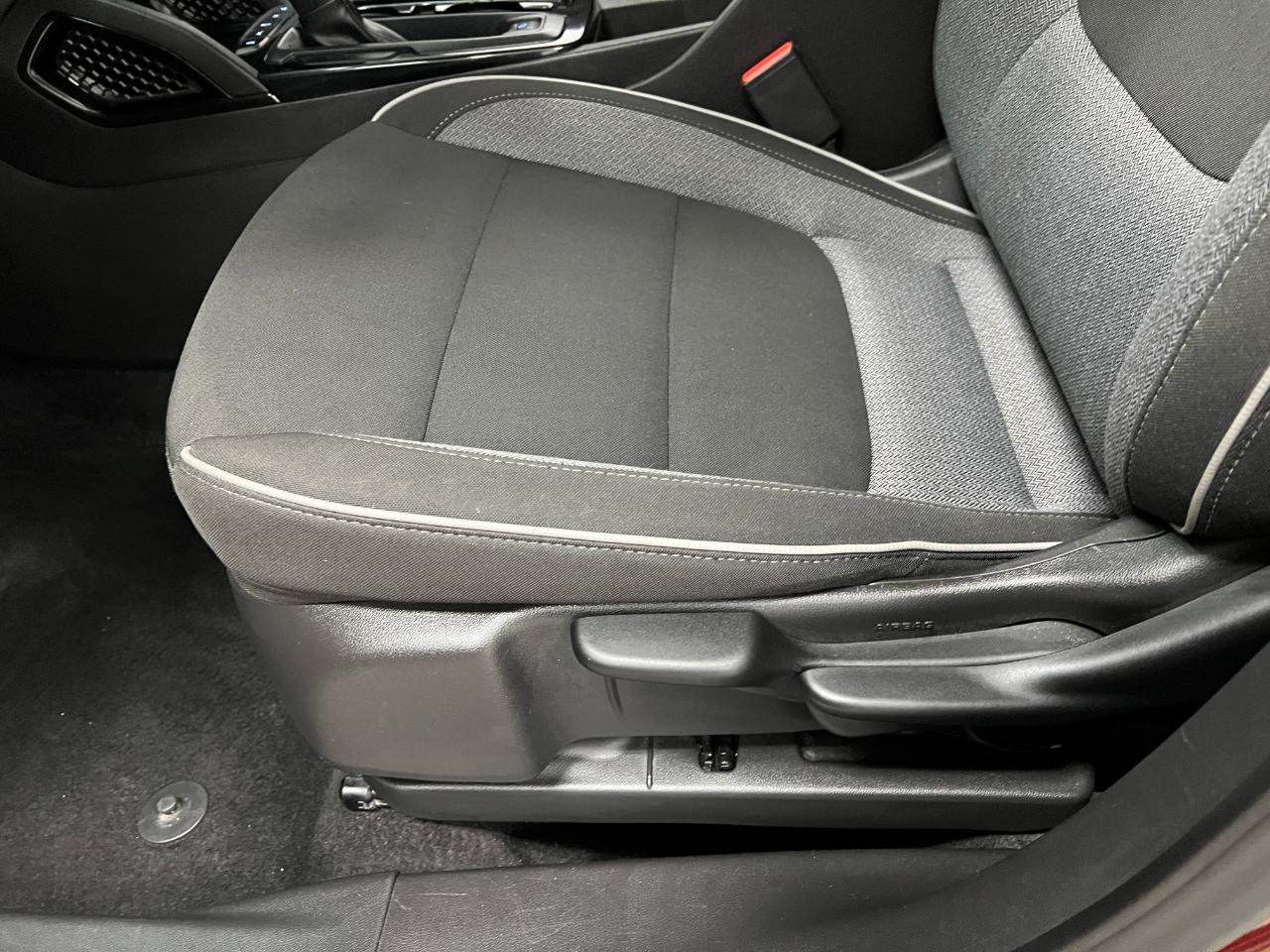 Used 2025 Chevrolet TrailBlazer LT FWD image 23