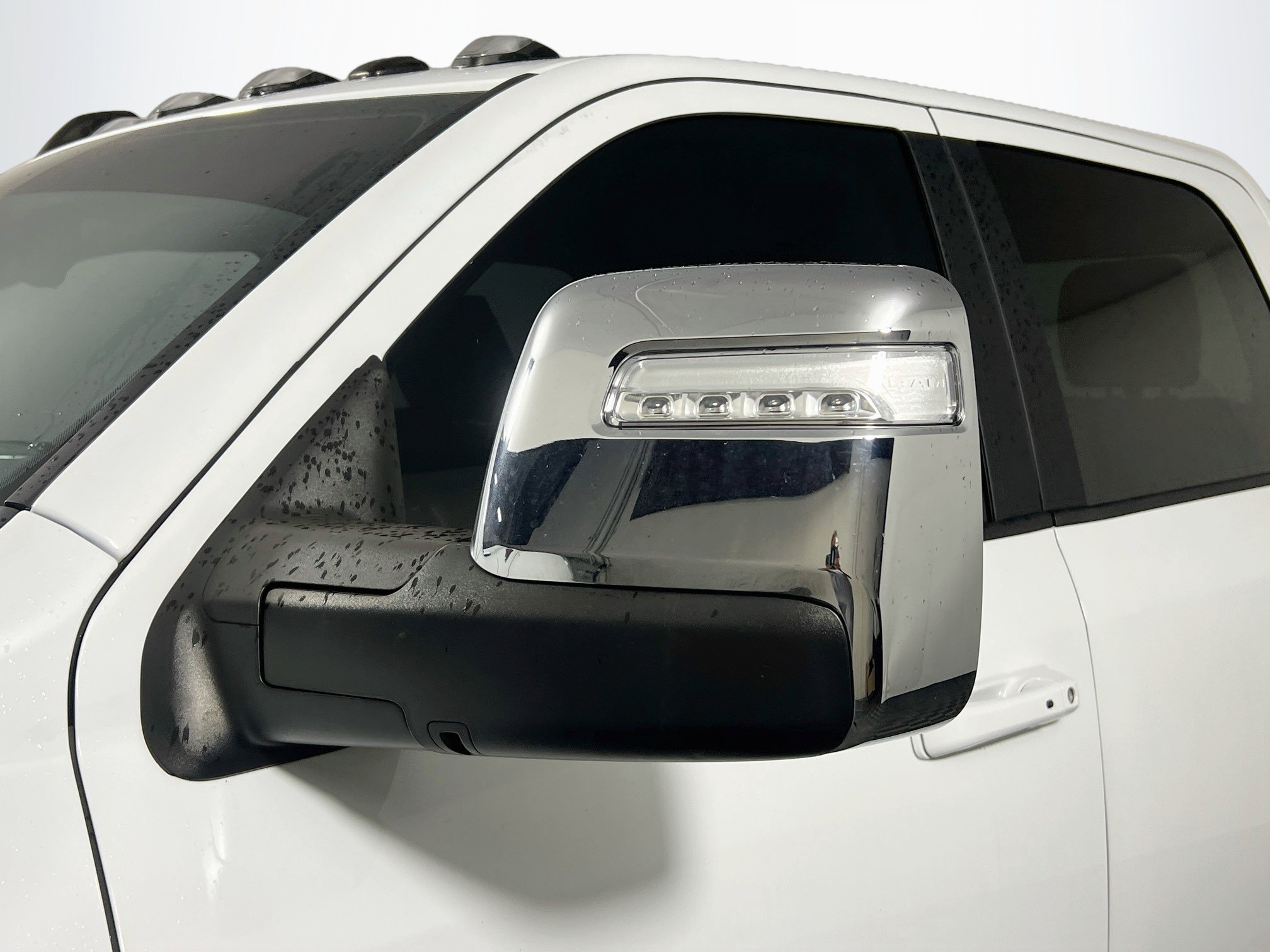 Used 2023 RAM 3500 Laramie AWD/4WD image 12
