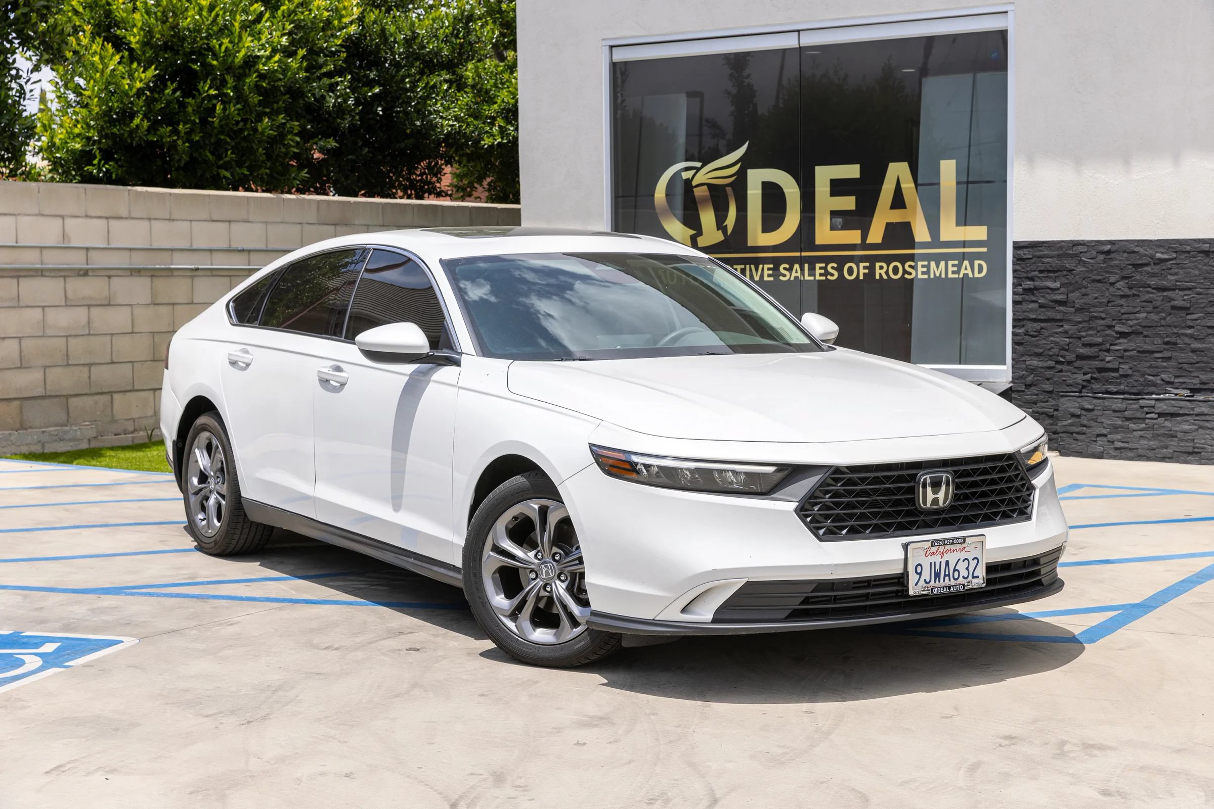 Used 2024 Honda Accord EX image 2