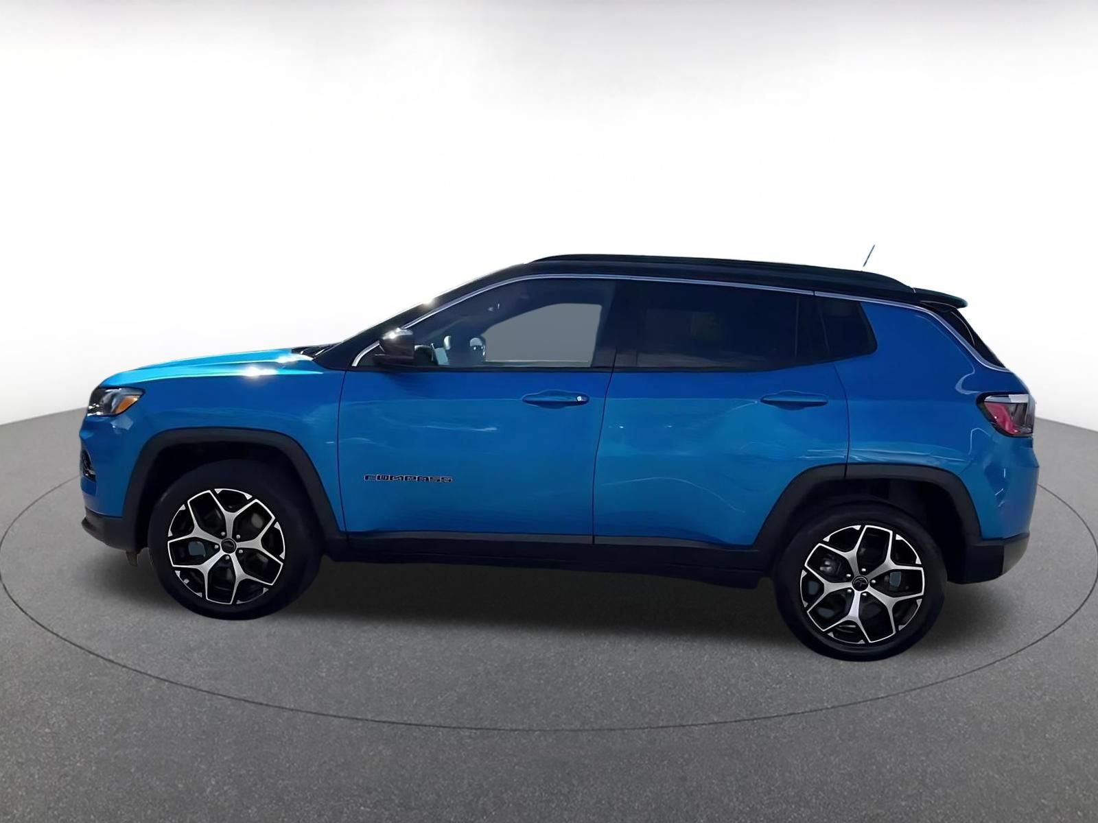 Used 2025 Jeep Compass Limited AWD/4WD image 9