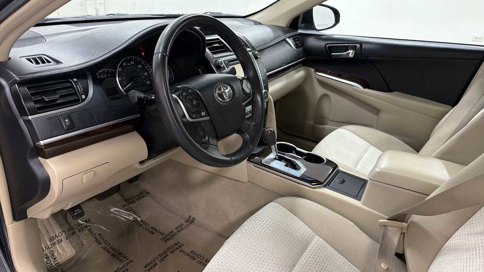 Used 2013 Toyota Camry XLE w/ Convenience Pkg image 12