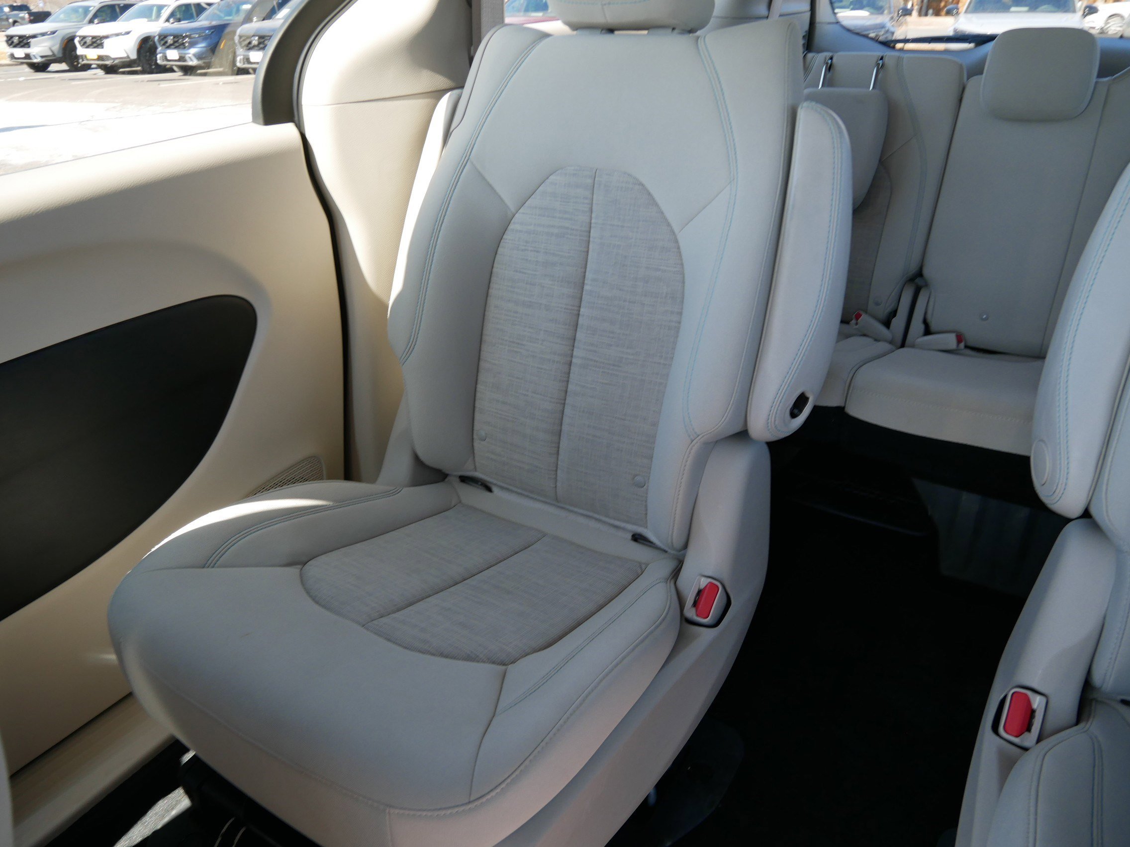 Used 2018 Chrysler Pacifica Touring Plus image 12