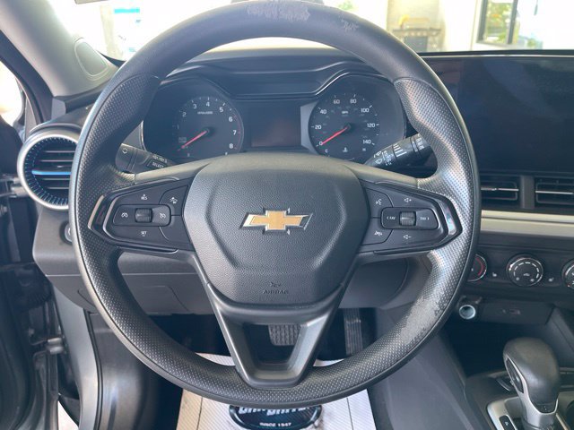 Used 2024 Chevrolet Trax LS w/ LS Convenience Package FWD image 11