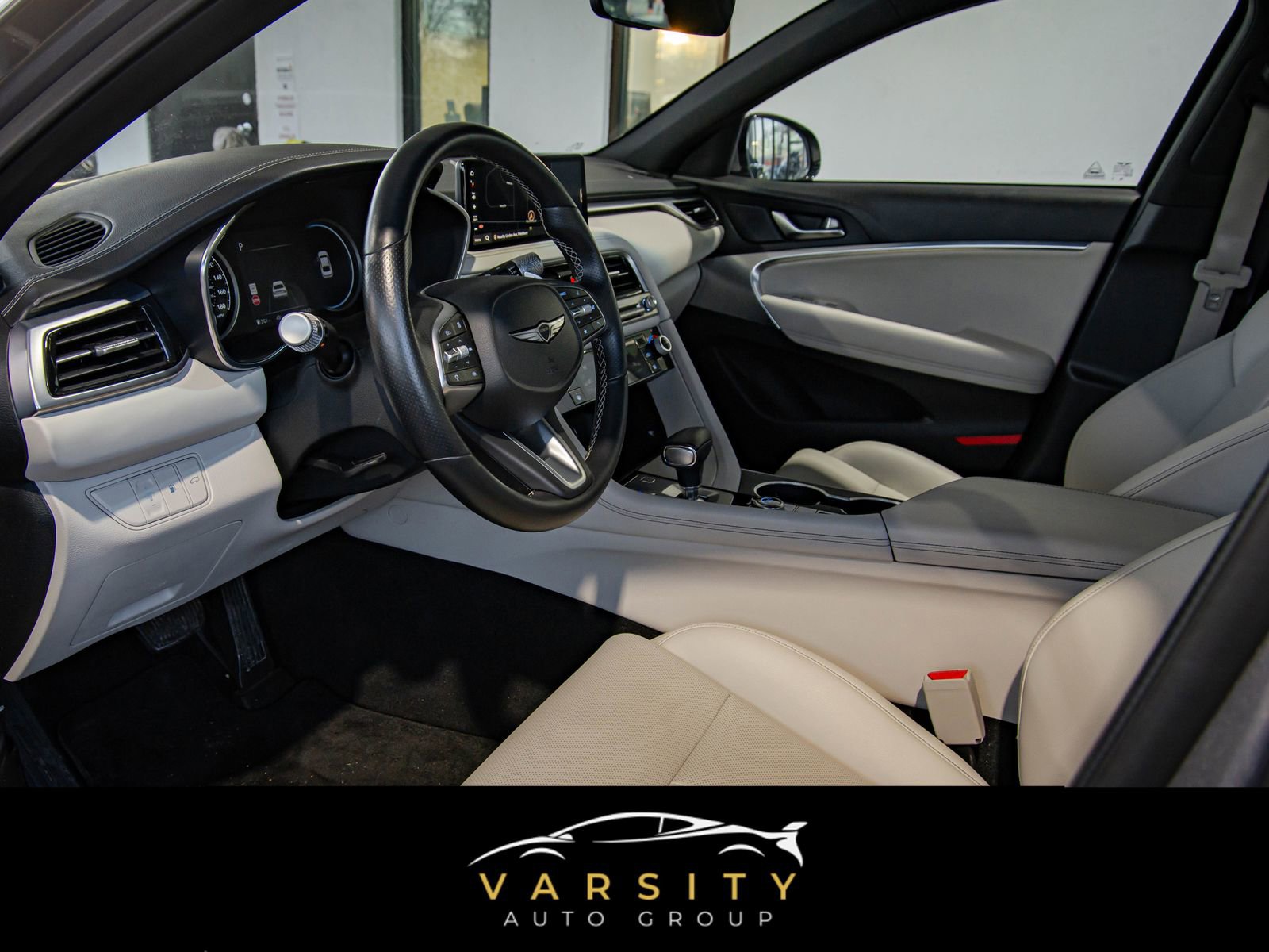 Used 2025 Genesis G70 2.5T image 9