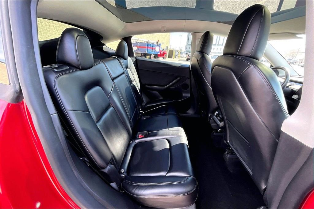 Used 2022 Tesla Model Y Long Range image 26