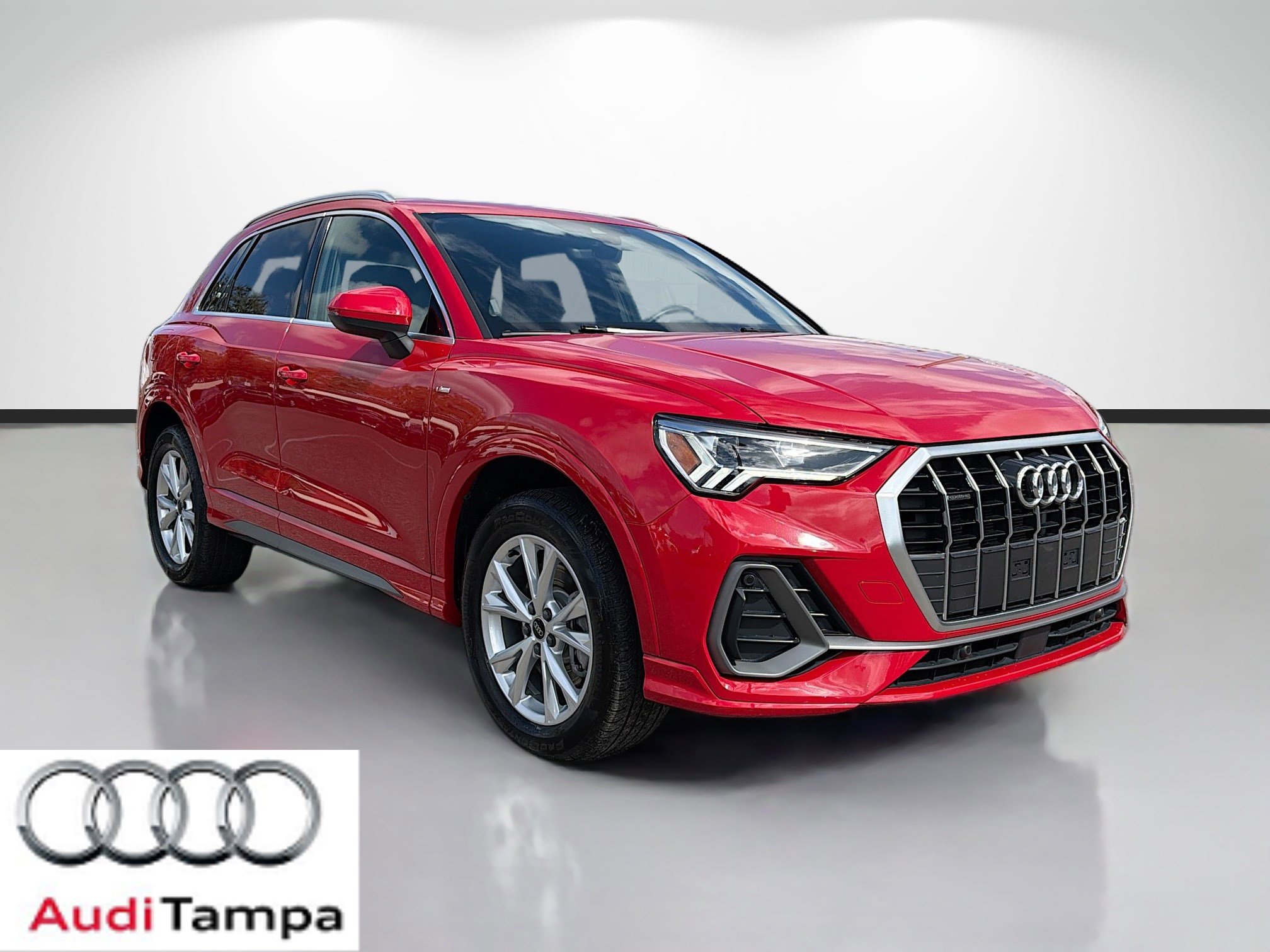 Used 2025 Audi Q3 2.0T Premium image 1