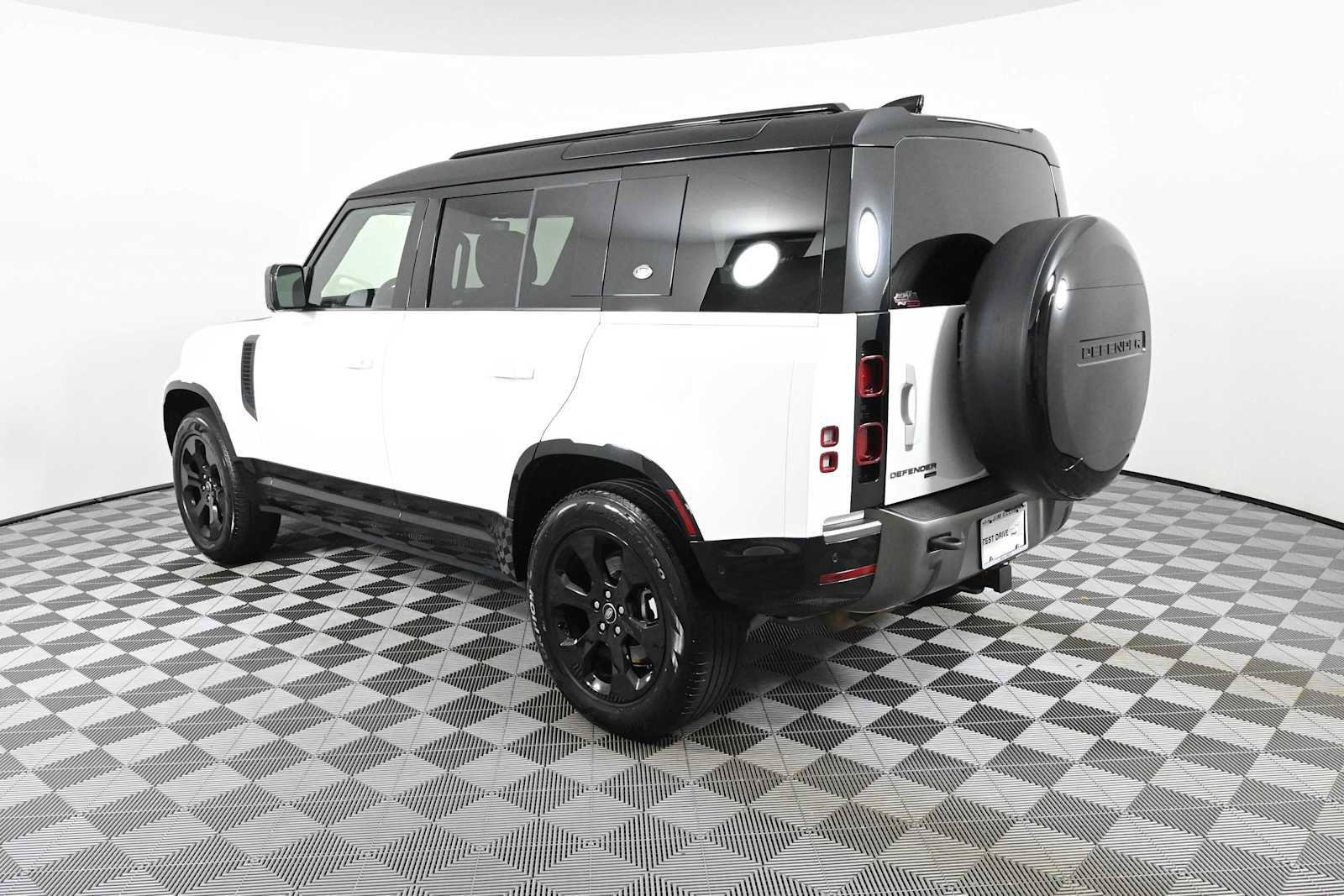Used 2022 Land Rover Defender 110 X-Dynamic SE AWD/4WD image 7