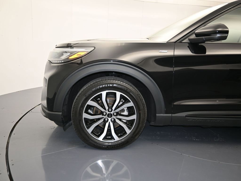 Certified 2025 Ford Explorer ST-Line w/ Premium Package image 10