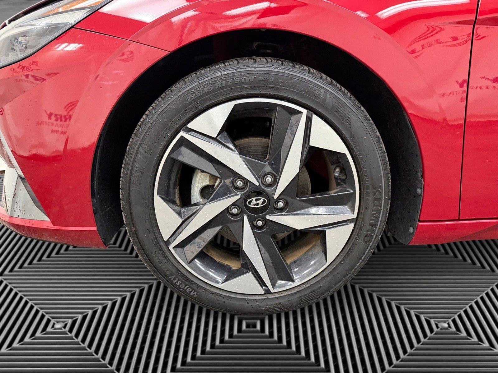 Certified 2023 Hyundai Elantra Limited w/ Preferred Accessory Package image 14