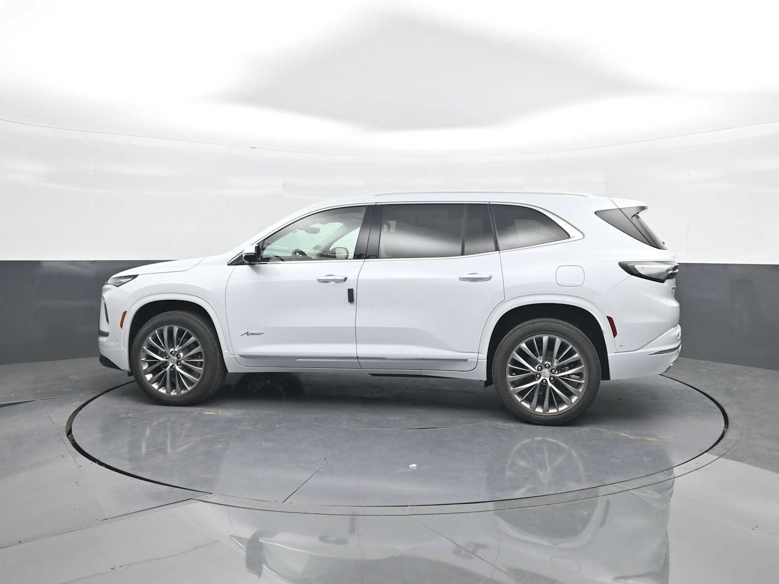 New 2026 Buick Enclave Avenir w/ Super Cruise Package AWD/4WD image 5