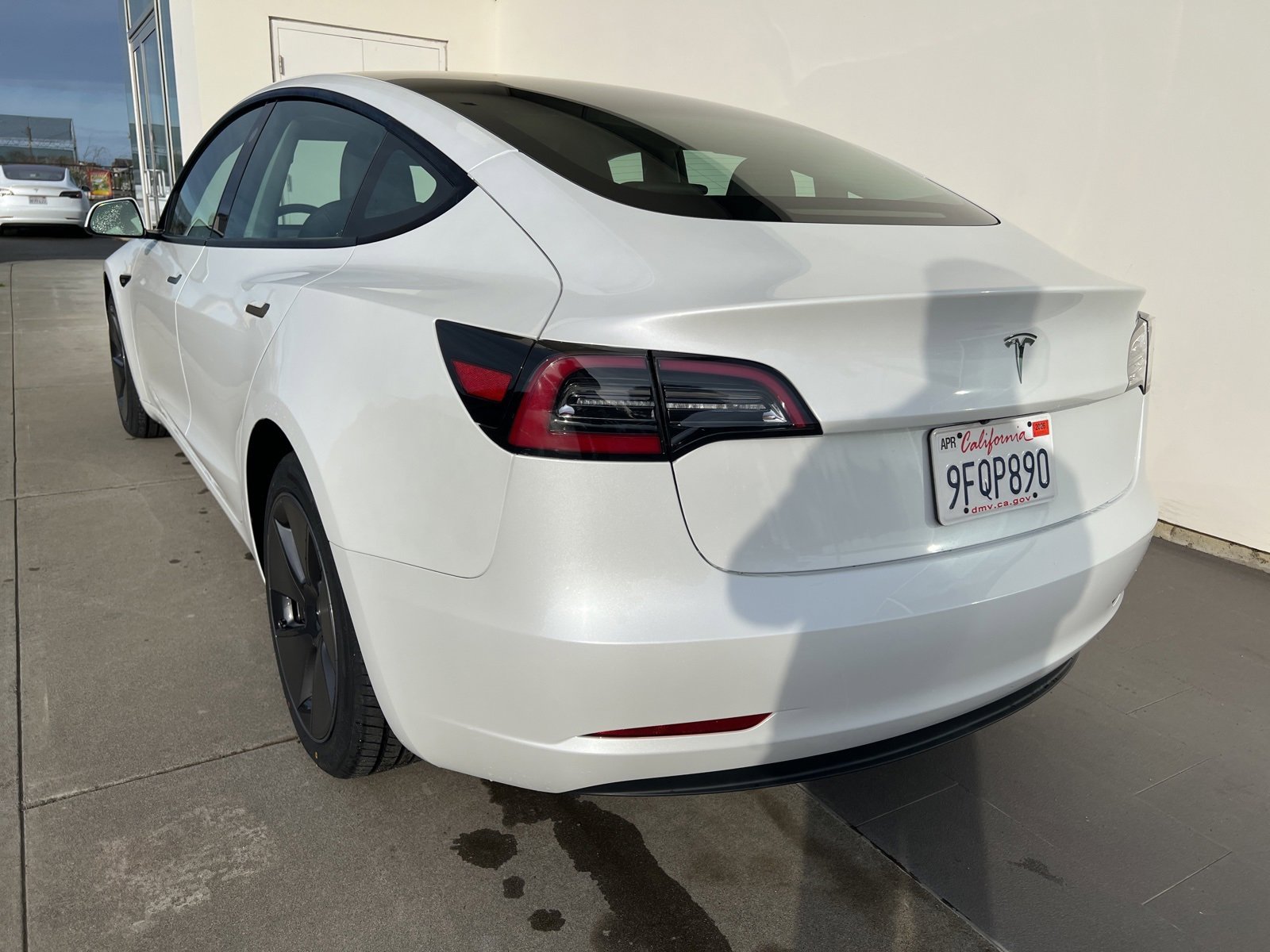Used 2023 Tesla Model 3 Standard Range image 4