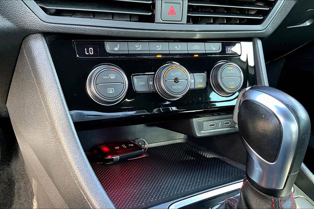 Used 2020 Volkswagen Jetta GLI image 13