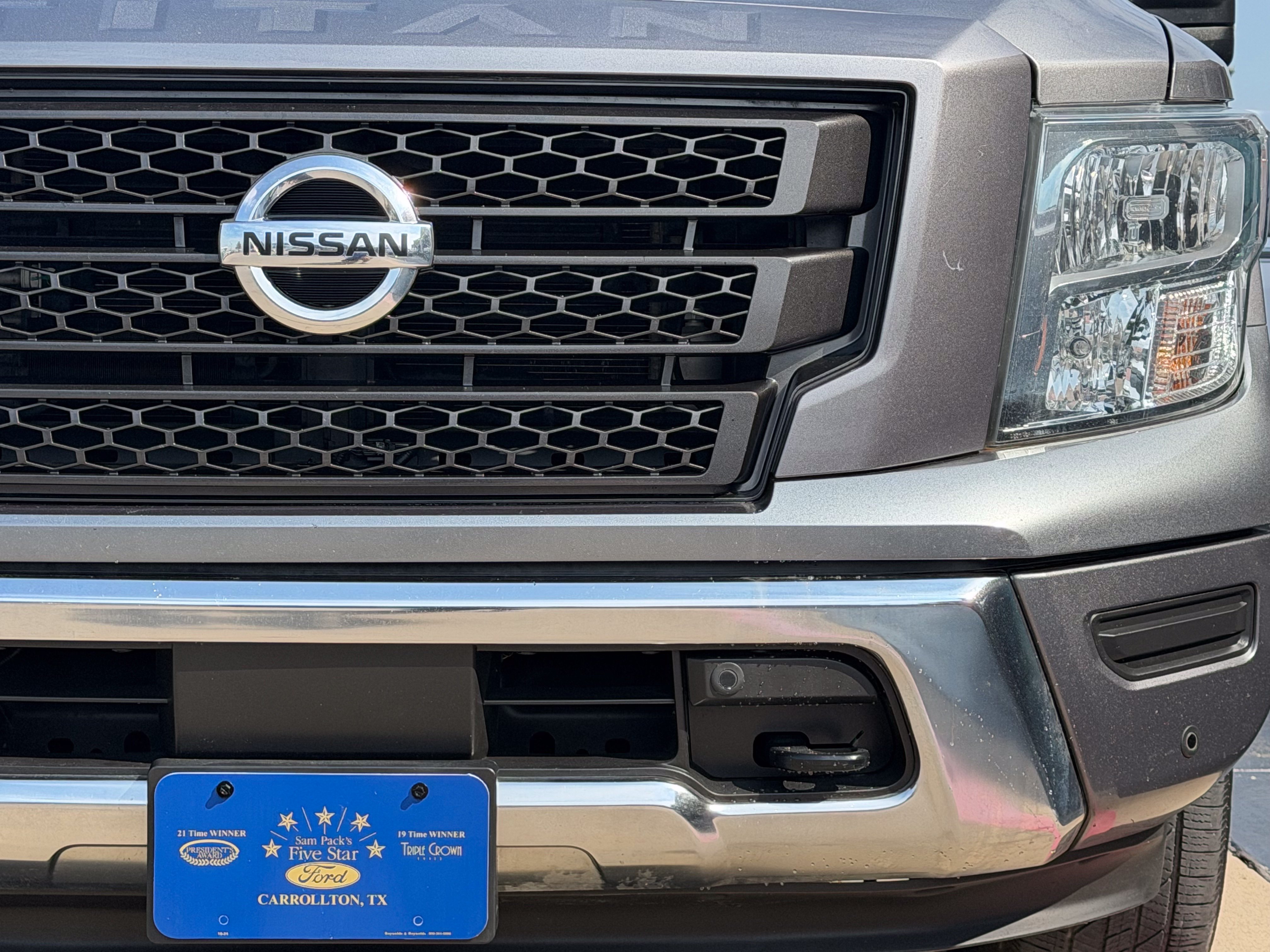 Used 2021 Nissan Titan SV w/ SV Convenience Package AWD/4WD image 9
