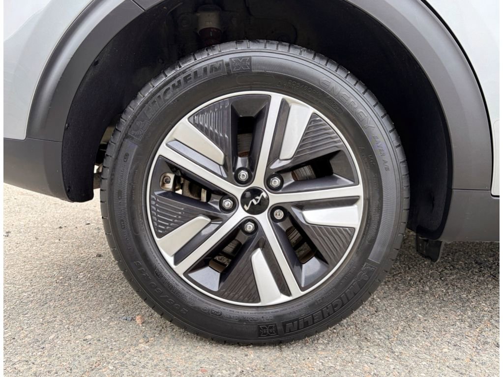 Used 2022 Kia Niro LXS image 30