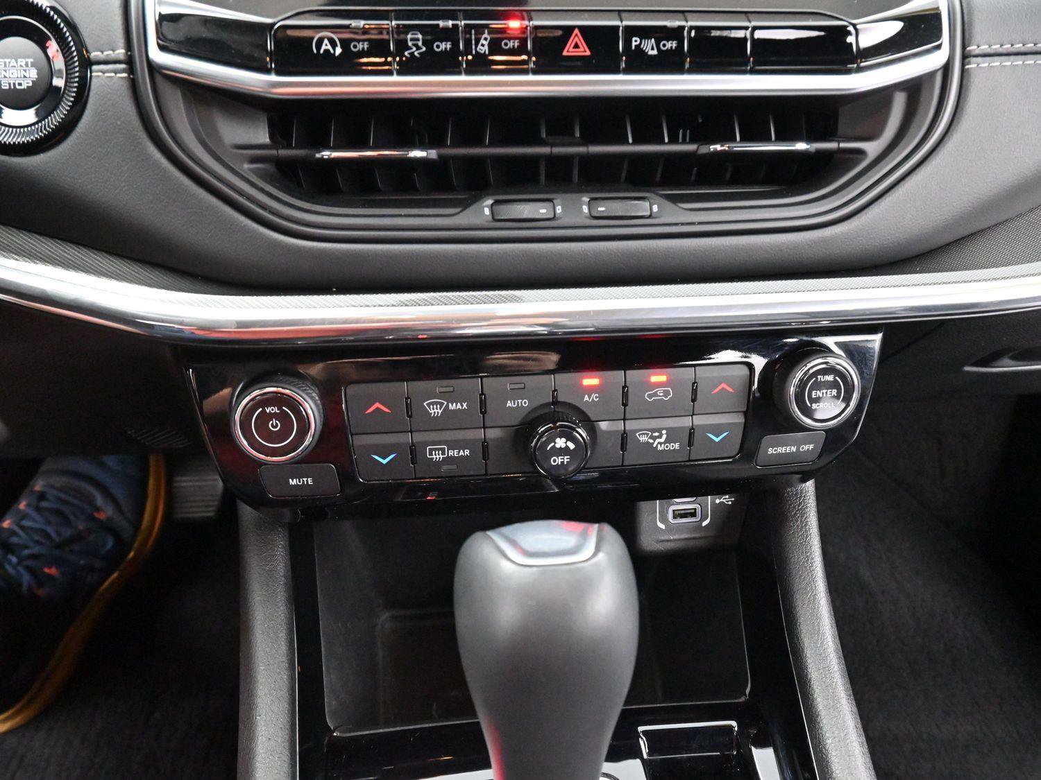 Used 2023 Jeep Compass High Altitude image 22