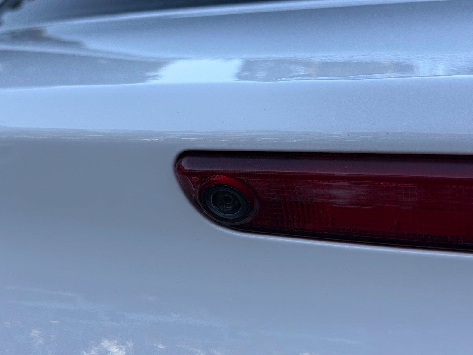Used 2014 Chrysler 300 C RWD image 10