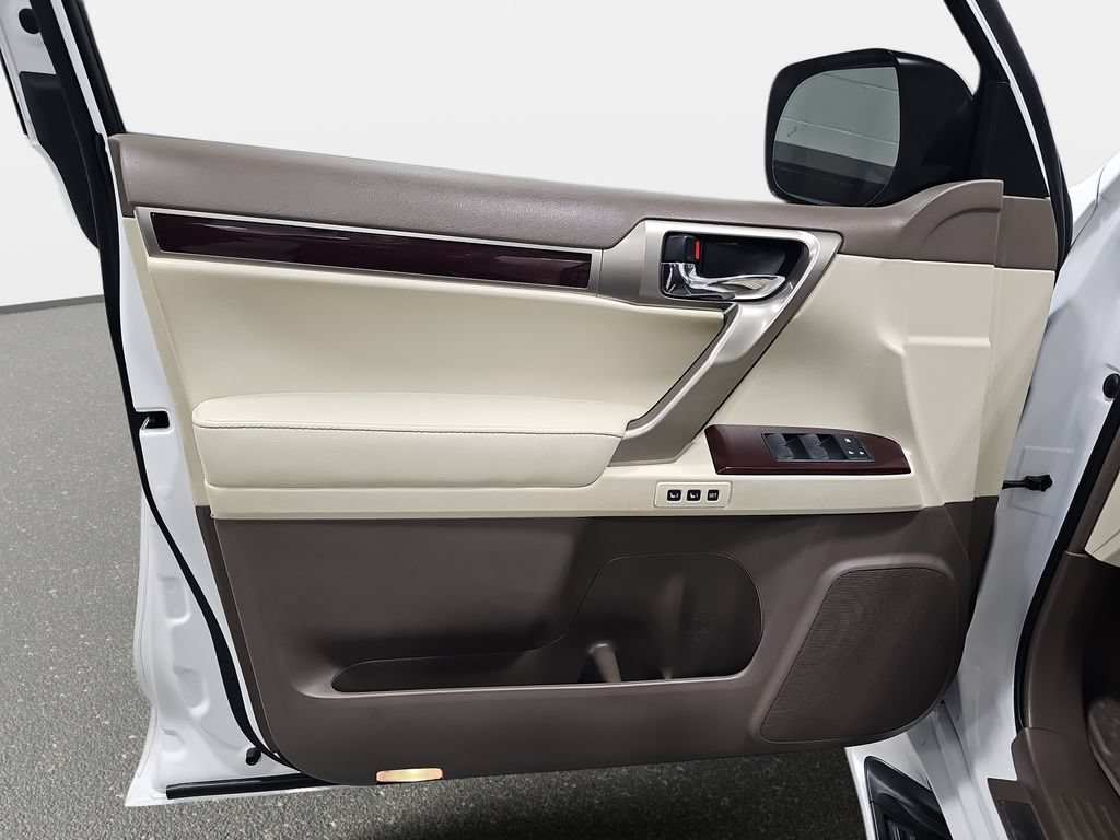 Used 2019 Lexus GX 460 Premium w/ Premium Package AWD/4WD image 29