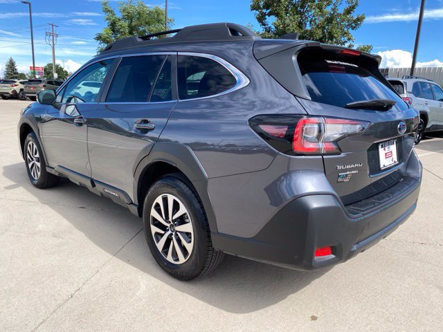 Certified 2025 Subaru Outback Premium w/ Popular Package #1A AWD/4WD image 3