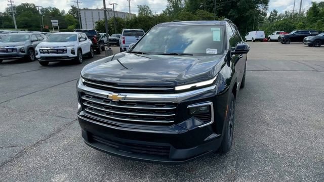 New 2026 Chevrolet Traverse LT w/ Sun and Wheel Package AWD/4WD image 5