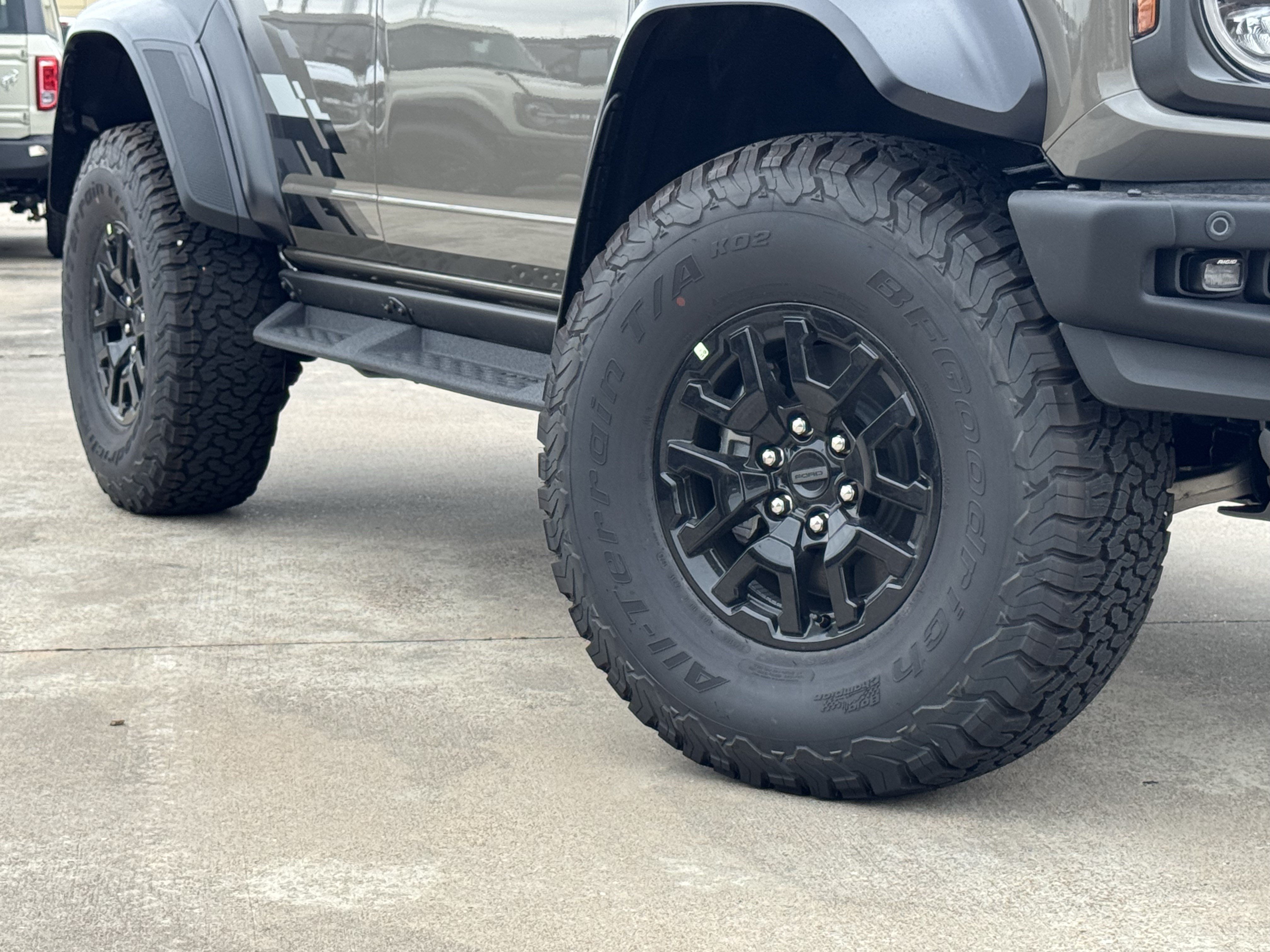 New 2026 Ford Bronco Raptor AWD/4WD image 3