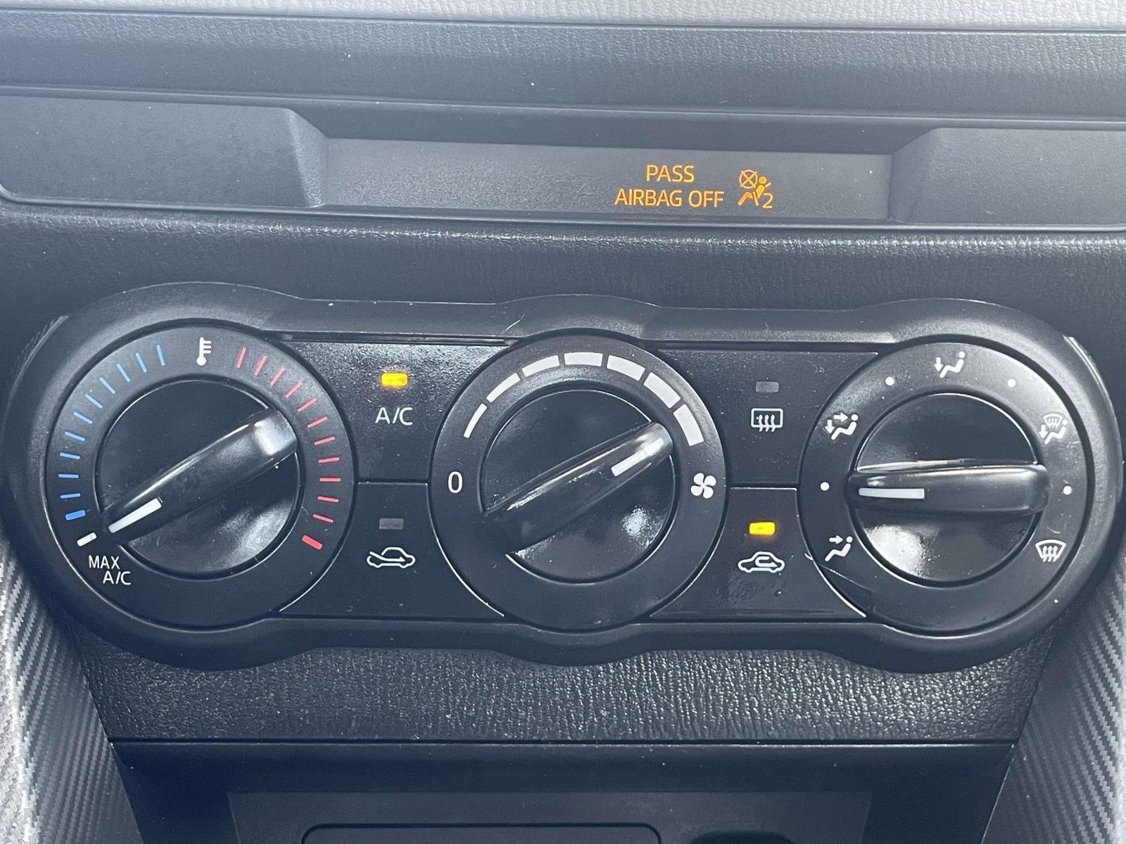 Used 2019 Toyota Yaris L FWD image 29