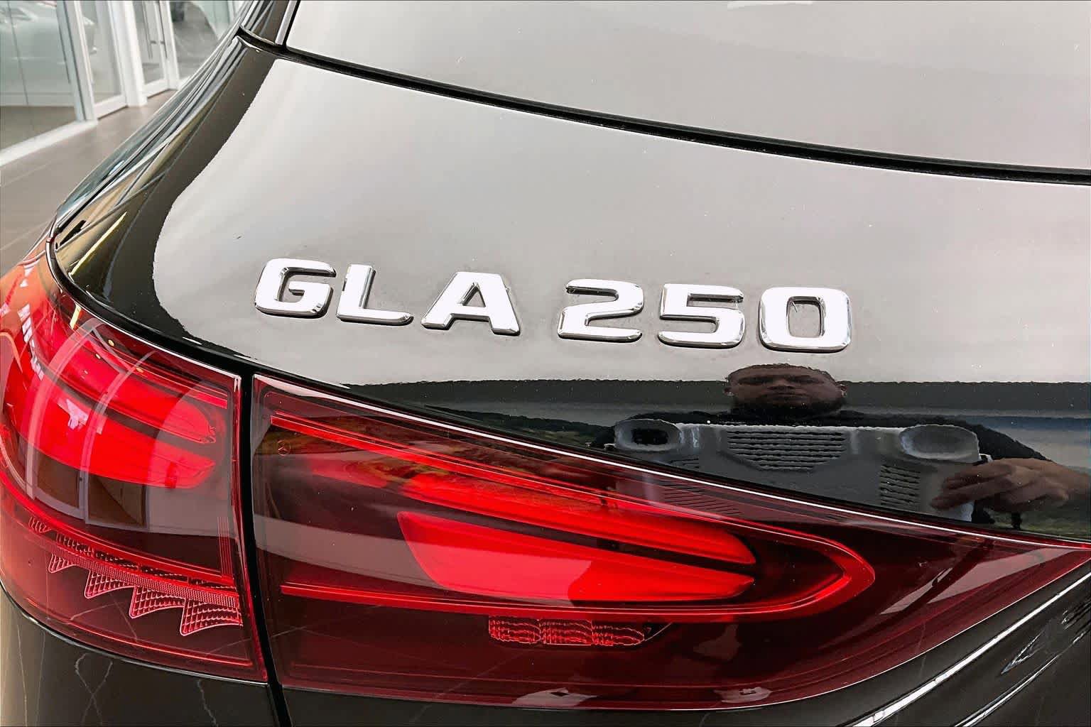 Used 2024 Mercedes-Benz GLA 250 image 31