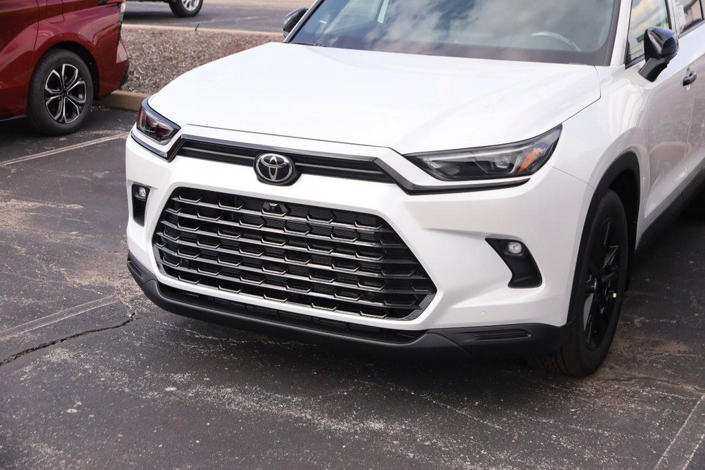 New 2026 Toyota Grand Highlander AWD Hybrid image 2