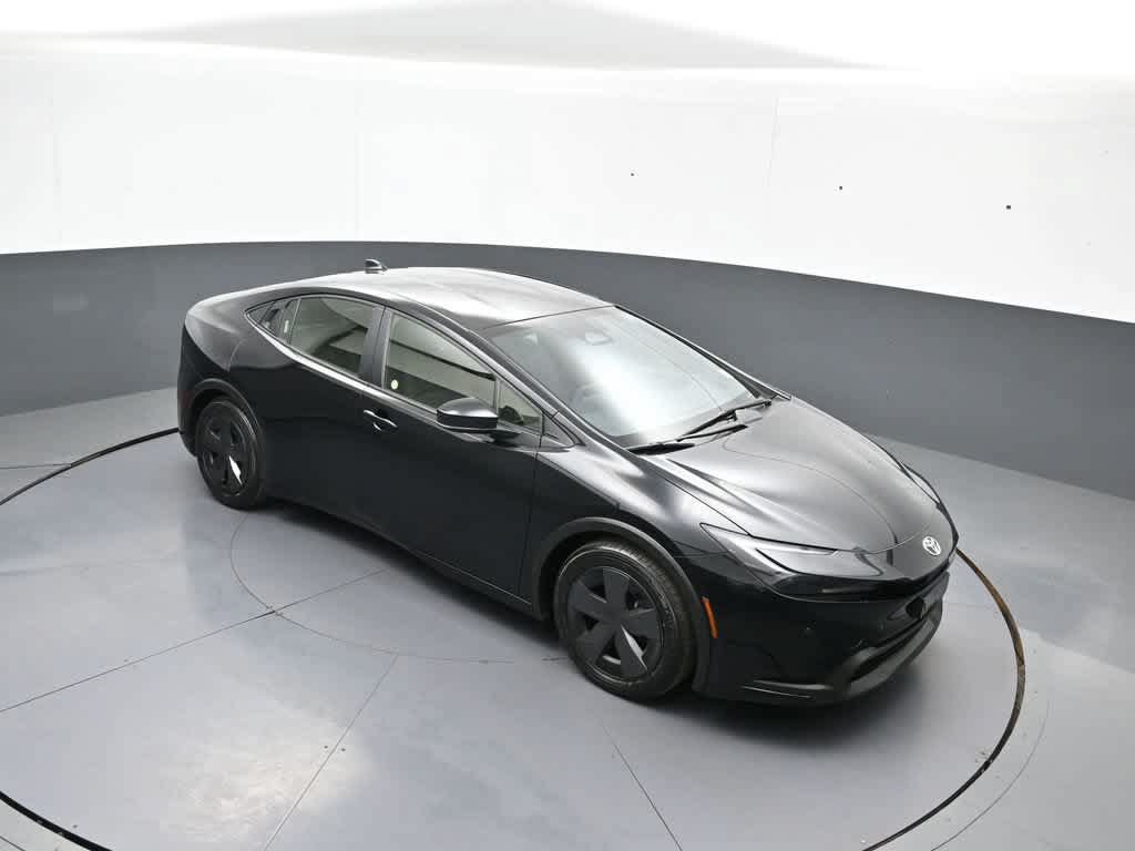 Certified 2025 Toyota Prius LE FWD image 36