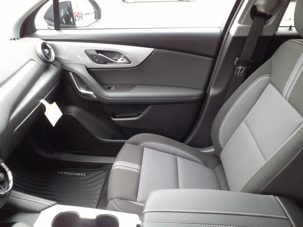 New 2025 Chevrolet Blazer LT w/ Convenience Package image 18